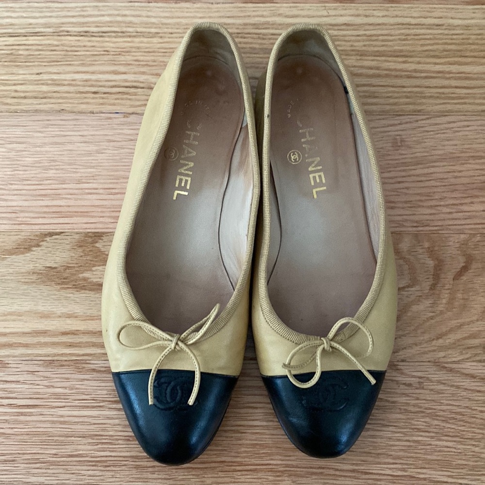 Chanel cap-toe flats 38.5